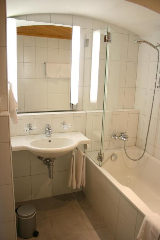 Cresta Hotel Клостерс Екстериор снимка