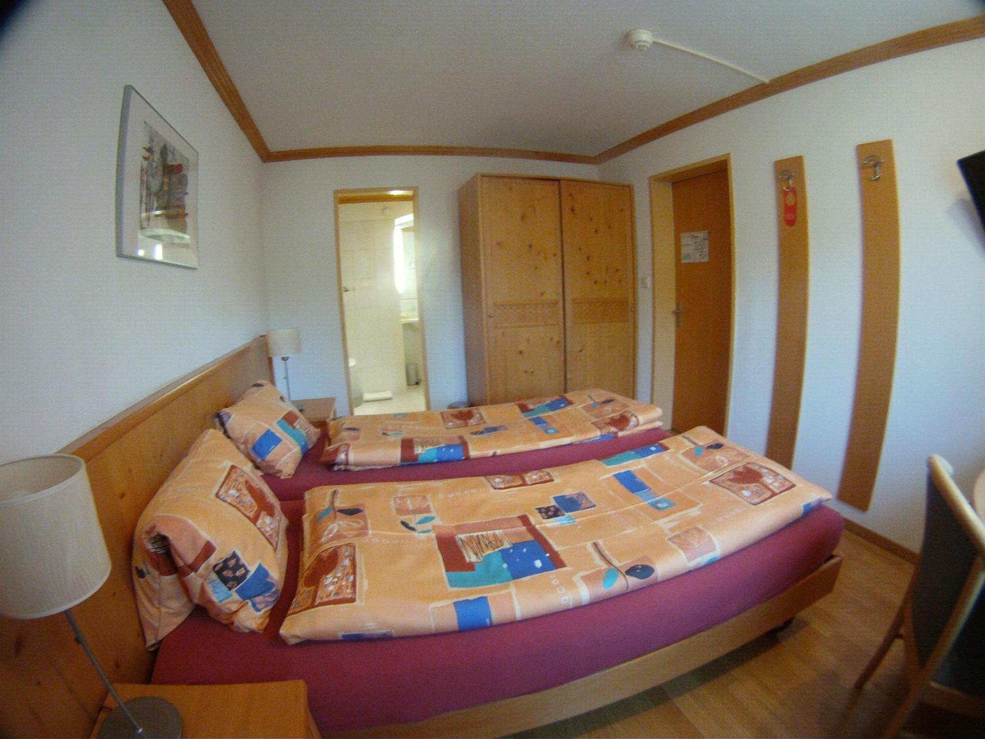 Cresta Hotel Клостерс Екстериор снимка